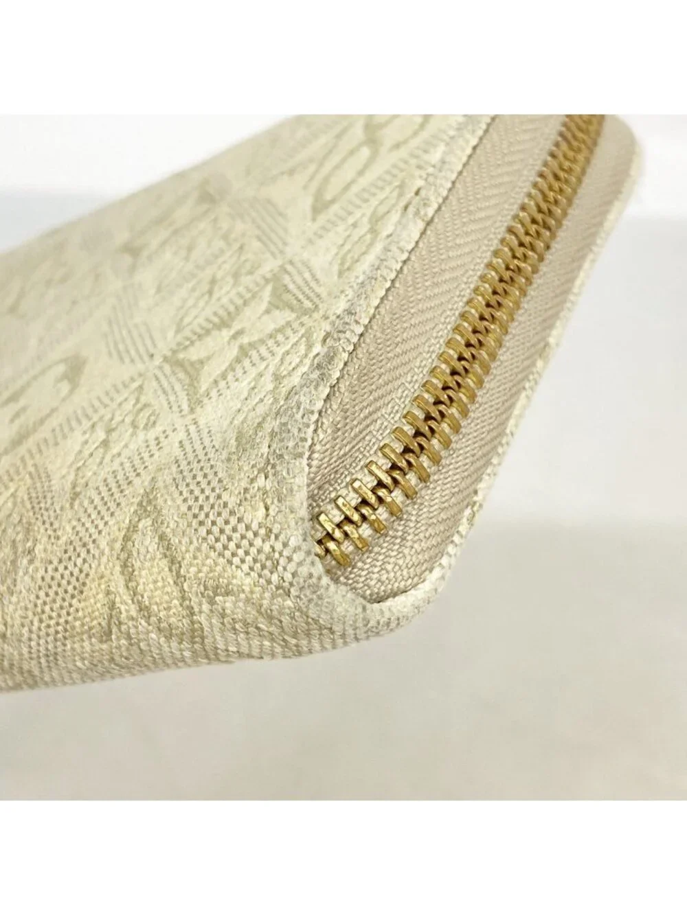 Louis Vuitton Wallet Monogram Jacquard Zippy Since White Gray